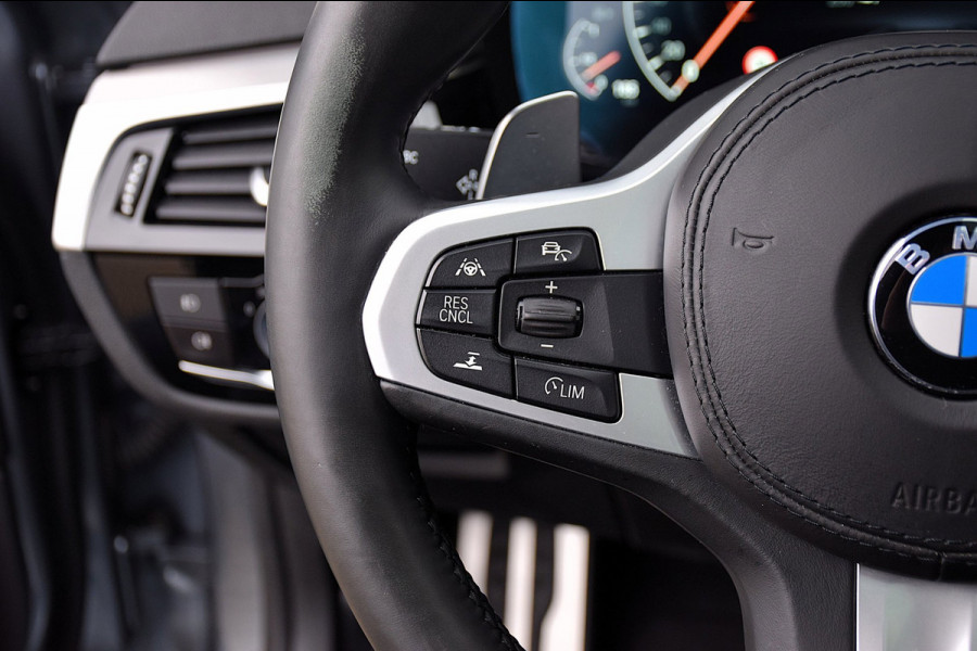 BMW 5 Serie Touring 530i High Executive*M-pakket*Pano*Trekhaak*Stoelventilatie*132Dkm*2019*