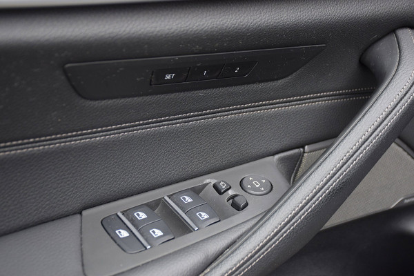 BMW 5 Serie Touring 530i High Executive*M-pakket*Pano*Trekhaak*Stoelventilatie*132Dkm*2019*