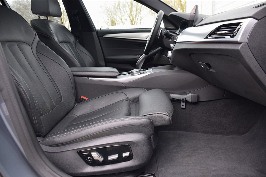 BMW 5 Serie Touring 530i High Executive*M-pakket*Pano*Trekhaak*Stoelventilatie*132Dkm*2019*