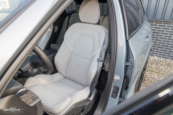 Volvo XC60 2.0 T8 Plug-in hybrid AWD Ultimate Dark Long range | Luchtvering | Bowers&Wilkins | Zwenkbare trekhaak | Panorama dak | Wol interieur |