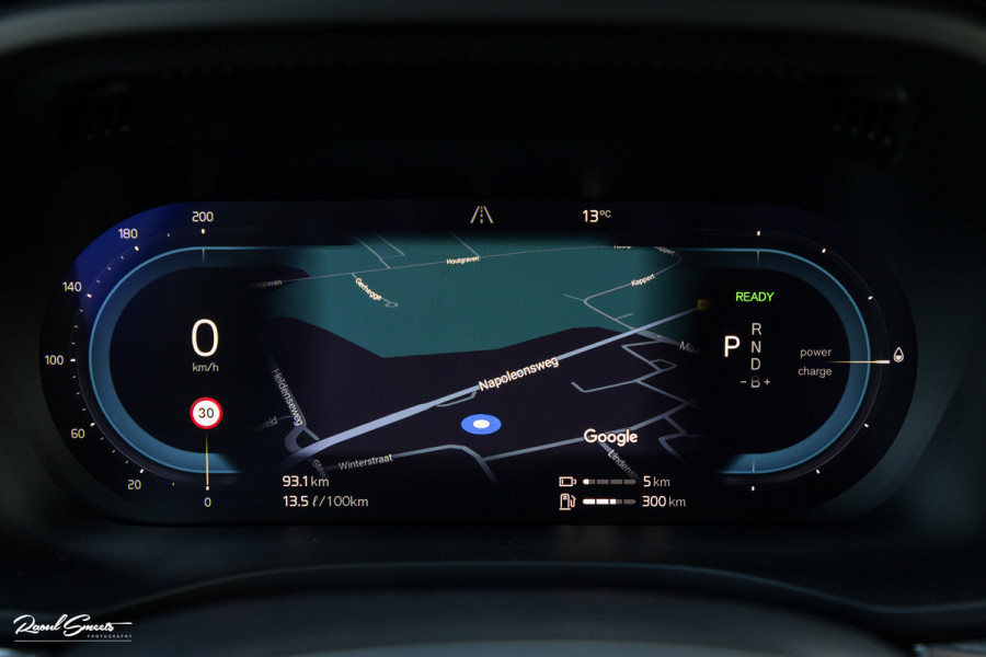 Volvo XC60 2.0 T8 Plug-in hybrid AWD Ultimate Dark Long range | Luchtvering | Bowers&Wilkins | Zwenkbare trekhaak | Panorama dak | Wol interieur |