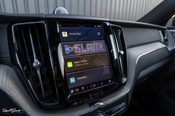 Volvo XC60 2.0 T8 Plug-in hybrid AWD Ultimate Dark Long range | Luchtvering | Bowers&Wilkins | Zwenkbare trekhaak | Panorama dak | Wol interieur |