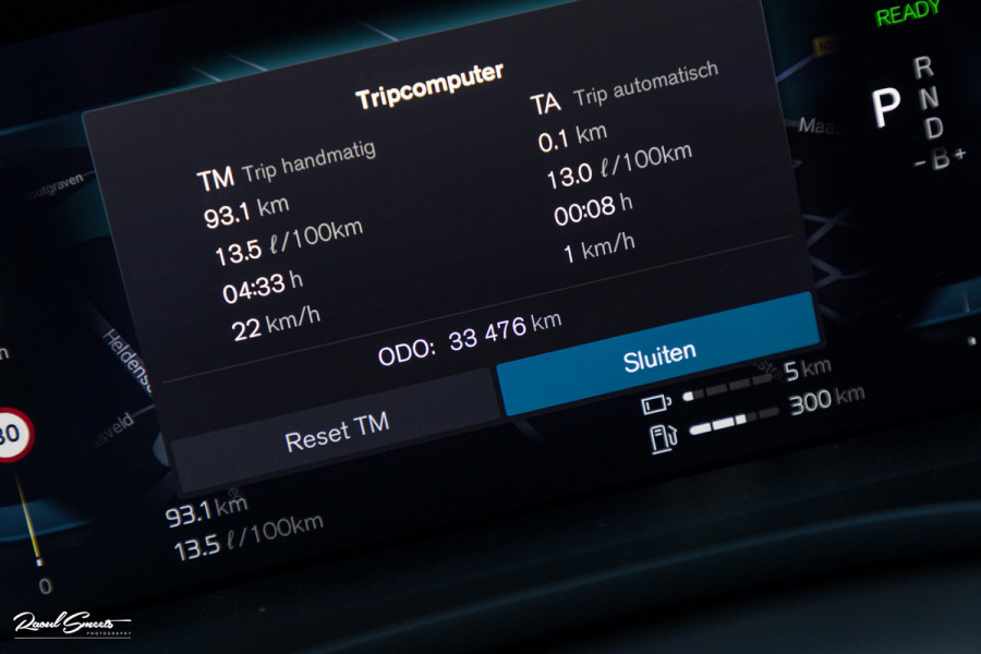 Volvo XC60 2.0 T8 Plug-in hybrid AWD Ultimate Dark Long range | Luchtvering | Bowers&Wilkins | Zwenkbare trekhaak | Panorama dak | Wol interieur |