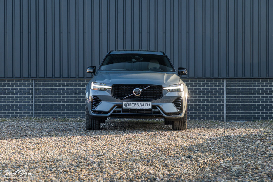 Volvo XC60 2.0 T8 Plug-in hybrid AWD Ultimate Dark Long range | Luchtvering | Bowers&Wilkins | Zwenkbare trekhaak | Panorama dak | Wol interieur |