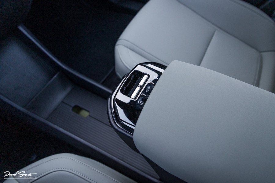 Volvo EX30 Cross Country Twin Motor Performance Ultra 69 kWh | Nieuw | Adaptieve cruise | Panorama dak | Harman Kardon | Memory | Blis |