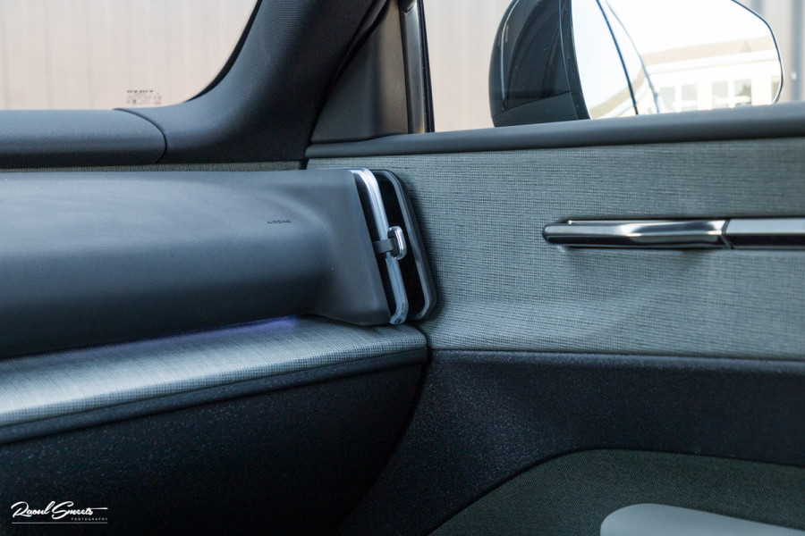 Volvo EX30 Cross Country Twin Motor Performance Ultra 69 kWh | Nieuw | Adaptieve cruise | Panorama dak | Harman Kardon | Memory | Blis |