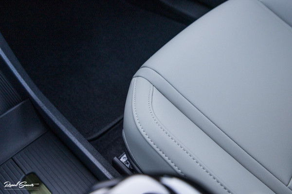 Volvo EX30 Cross Country Twin Motor Performance Ultra 69 kWh | Nieuw | Adaptieve cruise | Panorama dak | Harman Kardon | Memory | Blis |