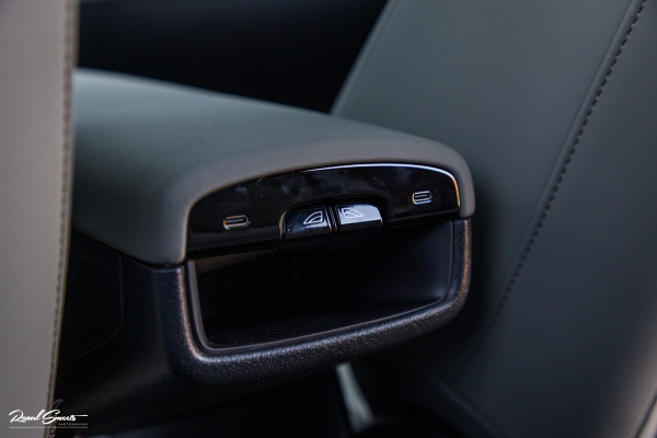 Volvo EX30 Cross Country Twin Motor Performance Ultra 69 kWh | Nieuw | Adaptieve cruise | Panorama dak | Harman Kardon | Memory | Blis |