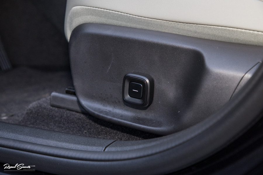 Volvo EX30 Cross Country Twin Motor Performance Ultra 69 kWh | Nieuw | Adaptieve cruise | Panorama dak | Harman Kardon | Memory | Blis |