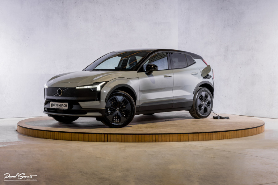 Volvo EX30 Cross Country Twin Motor Performance Ultra 69 kWh | Nieuw | Adaptieve cruise | Panorama dak | Harman Kardon | Memory | Blis |