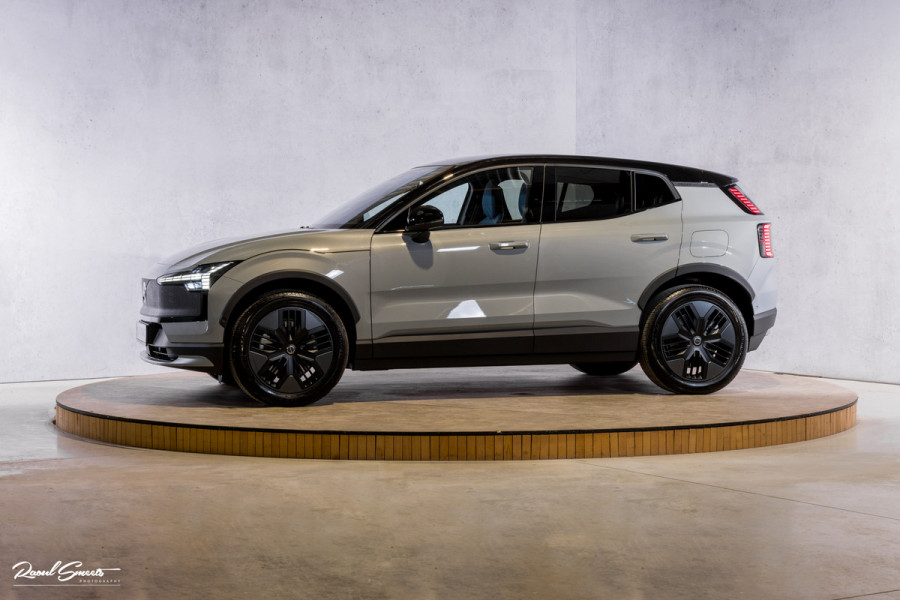 Volvo EX30 Cross Country Twin Motor Performance Ultra 69 kWh | Nieuw | Adaptieve cruise | Panorama dak | Harman Kardon | Memory | Blis |