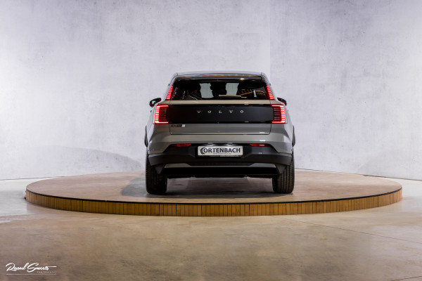 Volvo EX30 Cross Country Twin Motor Performance Ultra 69 kWh | Nieuw | Adaptieve cruise | Panorama dak | Harman Kardon | Memory | Blis |