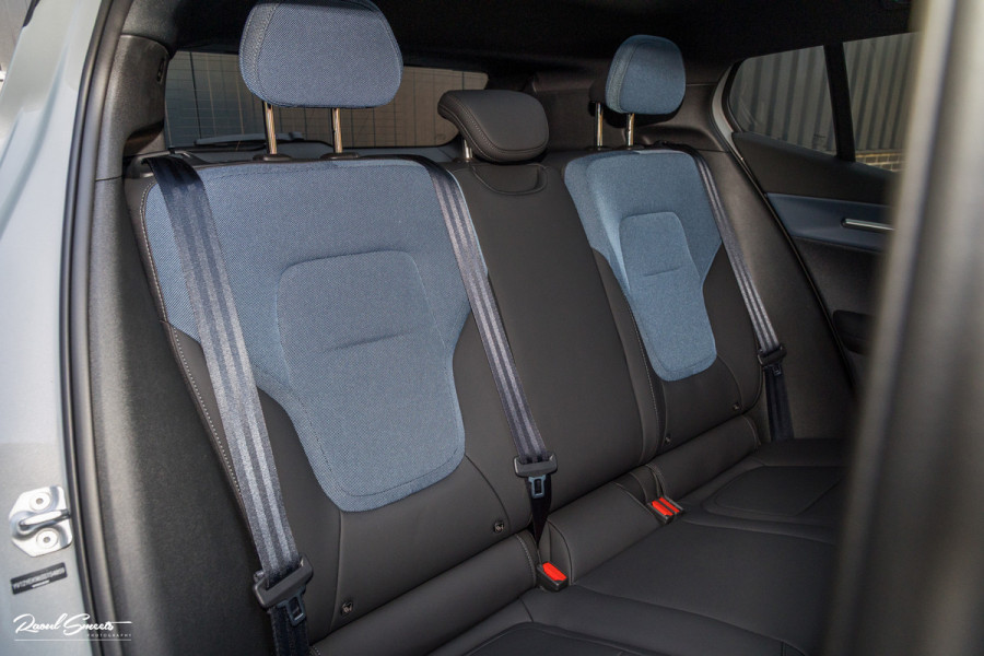 Volvo EX30 Cross Country Twin Motor Performance Ultra 69 kWh | Nieuw | Adaptieve cruise | Panorama dak | Harman Kardon | Memory | Blis |