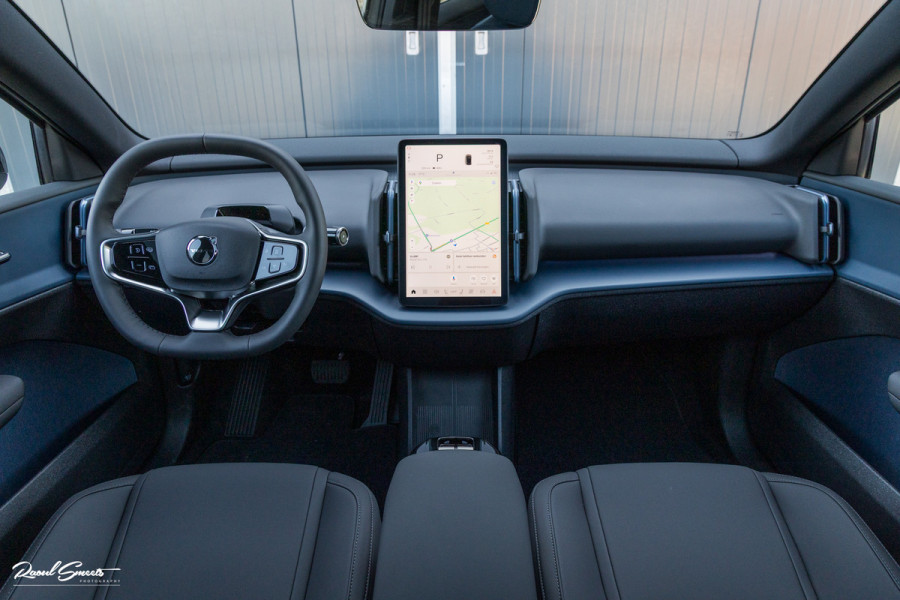 Volvo EX30 Cross Country Twin Motor Performance Ultra 69 kWh | Nieuw | Adaptieve cruise | Panorama dak | Harman Kardon | Memory | Blis |