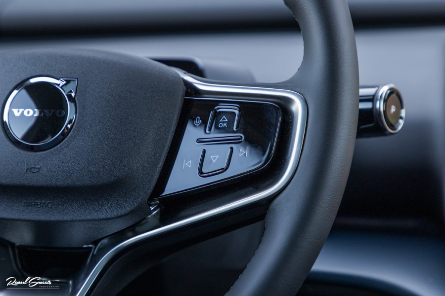 Volvo EX30 Cross Country Twin Motor Performance Ultra 69 kWh | Nieuw | Adaptieve cruise | Panorama dak | Harman Kardon | Memory | Blis |