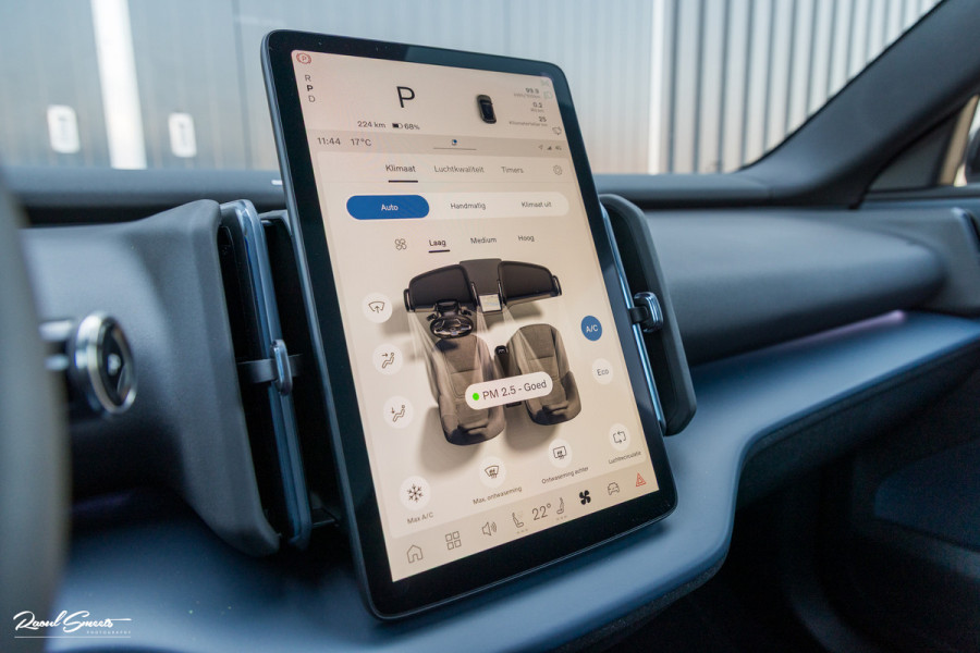 Volvo EX30 Cross Country Twin Motor Performance Ultra 69 kWh | Nieuw | Adaptieve cruise | Panorama dak | Harman Kardon | Memory | Blis |