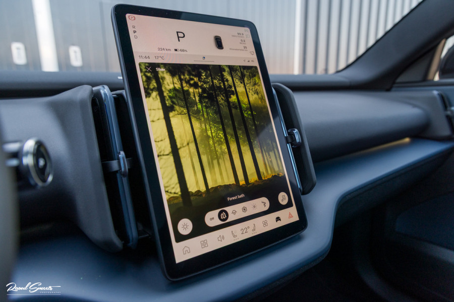 Volvo EX30 Cross Country Twin Motor Performance Ultra 69 kWh | Nieuw | Adaptieve cruise | Panorama dak | Harman Kardon | Memory | Blis |