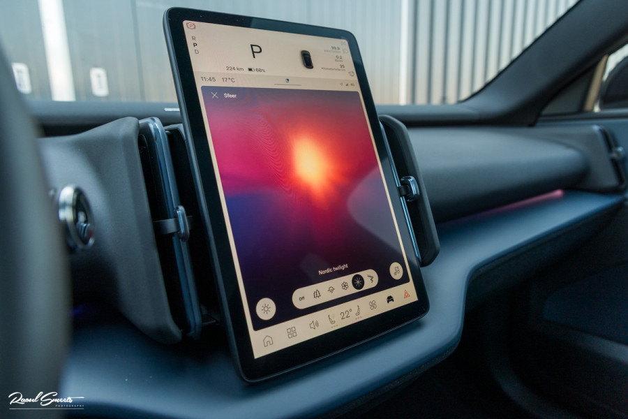 Volvo EX30 Cross Country Twin Motor Performance Ultra 69 kWh | Nieuw | Adaptieve cruise | Panorama dak | Harman Kardon | Memory | Blis |