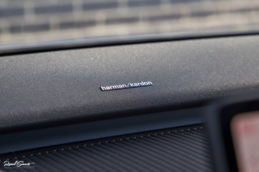 Volvo EX30 Cross Country Twin Motor Performance Ultra 69 kWh | Nieuw | Adaptieve cruise | Panorama dak | Harman Kardon | Memory | Blis |