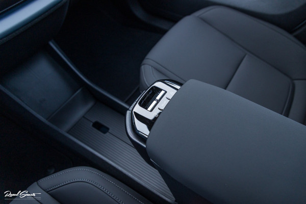 Volvo EX30 Cross Country Twin Motor Performance Ultra 69 kWh | Nieuw | Adaptieve cruise | Panorama dak | Harman Kardon | Memory | Blis |