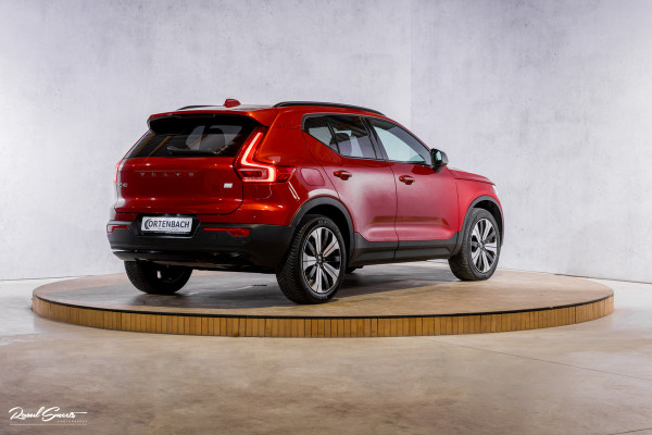 Volvo XC40 1.5 T4 Plug-in hybrid Plus Dark | Harman Kardon | Adaptieve cruise | Zwenkbare trekhaak | Blis | Memory |