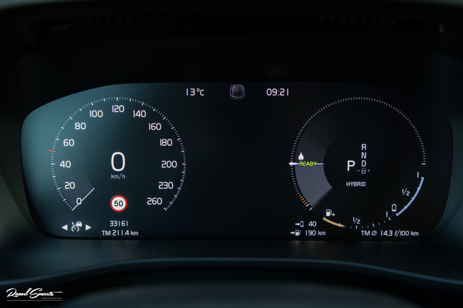 Volvo XC40 1.5 T4 Plug-in hybrid Plus Dark | Harman Kardon | Adaptieve cruise | Zwenkbare trekhaak | Blis | Memory |