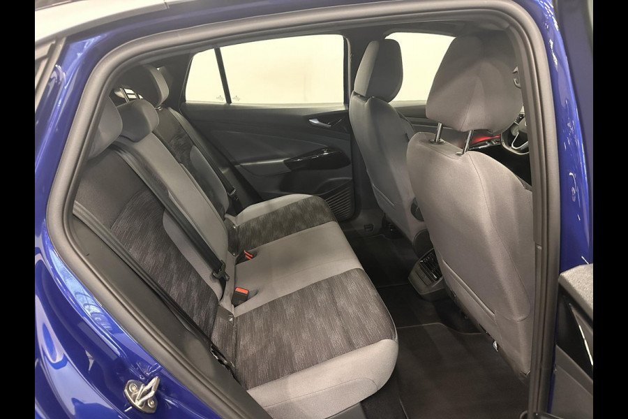 Volkswagen ID.5 Pro 77 kWh Airco ECC Warmtepomp PDC VA Navi Carplay Adaptive Cruise Control 19" Ambiente Verlichting Stoelverwarming