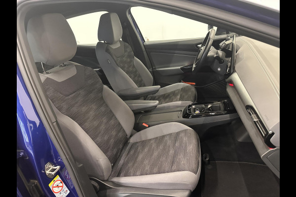 Volkswagen ID.5 Pro 77 kWh Airco ECC Warmtepomp PDC VA Navi Carplay Adaptive Cruise Control 19" Ambiente Verlichting Stoelverwarming