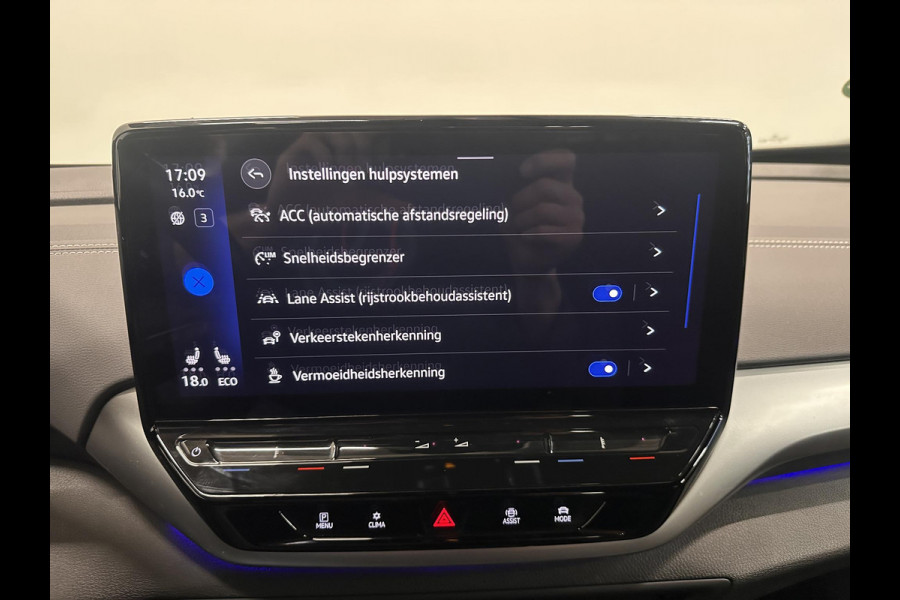 Volkswagen ID.5 Pro 77 kWh Airco ECC Warmtepomp PDC VA Navi Carplay Adaptive Cruise Control 19" Ambiente Verlichting Stoelverwarming