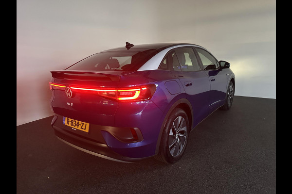 Volkswagen ID.5 Pro 77 kWh Airco ECC Warmtepomp PDC VA Navi Carplay Adaptive Cruise Control 19" Ambiente Verlichting Stoelverwarming