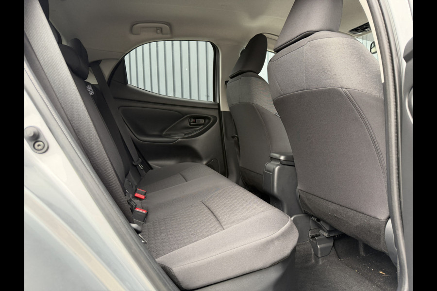 Toyota Yaris 1.5 Hybrid Dynamic | 8.250 km | PDC V+A | Dodehoek detectie | Rijklaar!!!