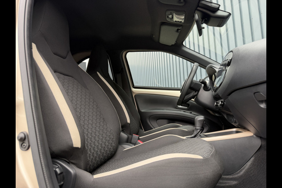 Toyota Aygo X 1.0 VVT-i S-CVT Premium | 6.000 km | PDC V+A | Clima | Rijklaar!!