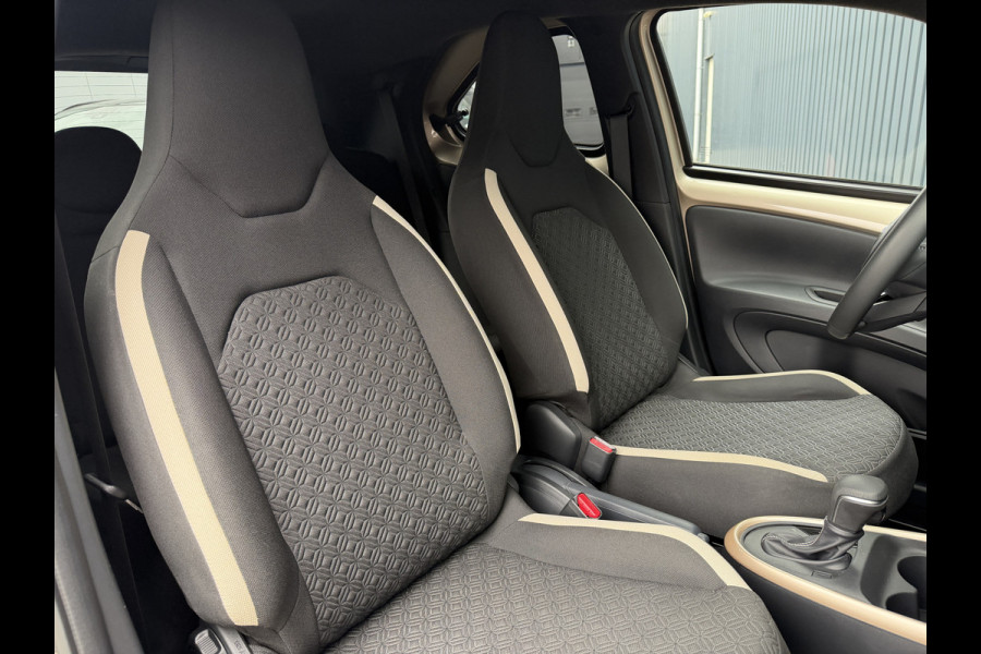 Toyota Aygo X 1.0 VVT-i S-CVT Premium | 6.000 km | PDC V+A | Clima | Rijklaar!!