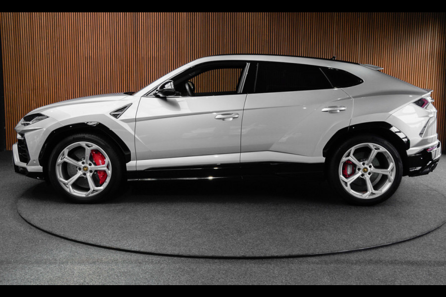 Lamborghini Urus 4.0 V8 HUD Panodak Leder Ceramic Keyless ACC 360 Camera B&O Massage Alcantara hemel Elektr. achterklep Elektr. verstelbare stoelen met memory Stoel & Stuurverwarming Navi PDC Climate LM velgen