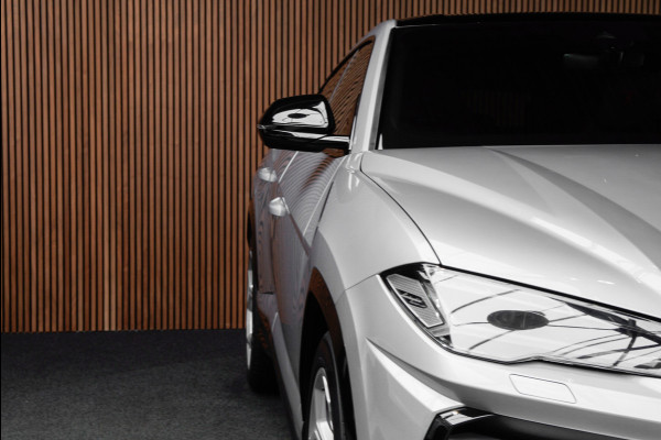 Lamborghini Urus 4.0 V8 HUD Panodak Leder Ceramic Keyless ACC 360 Camera B&O Massage Alcantara hemel Elektr. achterklep Elektr. verstelbare stoelen met memory Stoel & Stuurverwarming Navi PDC Climate LM velgen