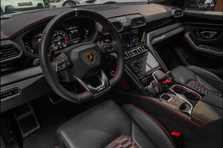 Lamborghini Urus 4.0 V8 HUD Panodak Leder Ceramic Keyless ACC 360 Camera B&O Massage Alcantara hemel Elektr. achterklep Elektr. verstelbare stoelen met memory Stoel & Stuurverwarming Navi PDC Climate LM velgen