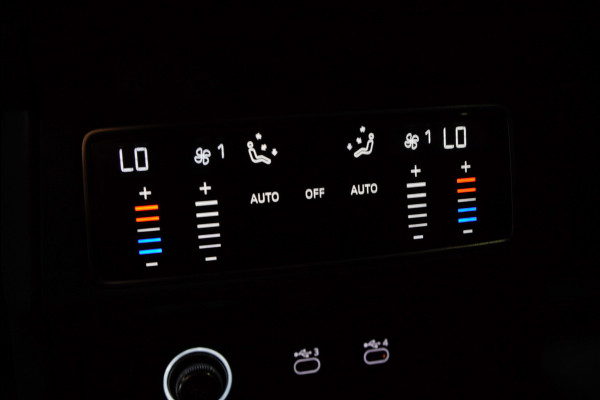 Lamborghini Urus 4.0 V8 HUD Panodak Leder Ceramic Keyless ACC 360 Camera B&O Massage Alcantara hemel Elektr. achterklep Elektr. verstelbare stoelen met memory Stoel & Stuurverwarming Navi PDC Climate LM velgen