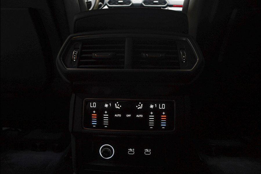 Lamborghini Urus 4.0 V8 HUD Panodak Leder Ceramic Keyless ACC 360 Camera B&O Massage Alcantara hemel Elektr. achterklep Elektr. verstelbare stoelen met memory Stoel & Stuurverwarming Navi PDC Climate LM velgen