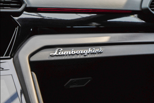 Lamborghini Urus 4.0 V8 HUD Panodak Leder Ceramic Keyless ACC 360 Camera B&O Massage Alcantara hemel Elektr. achterklep Elektr. verstelbare stoelen met memory Stoel & Stuurverwarming Navi PDC Climate LM velgen