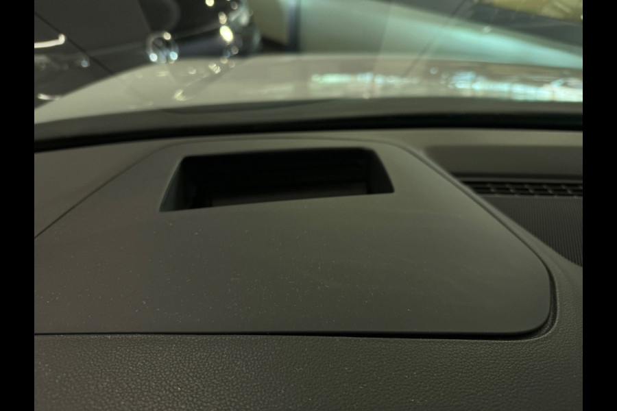 Volkswagen Golf 2.0 TSI R 4M Performance Pano|HuD|H/K|Akrapovic