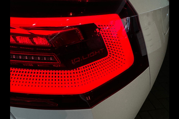 Volkswagen Golf 2.0 TSI R 4M Performance Pano|HuD|H/K|Akrapovic