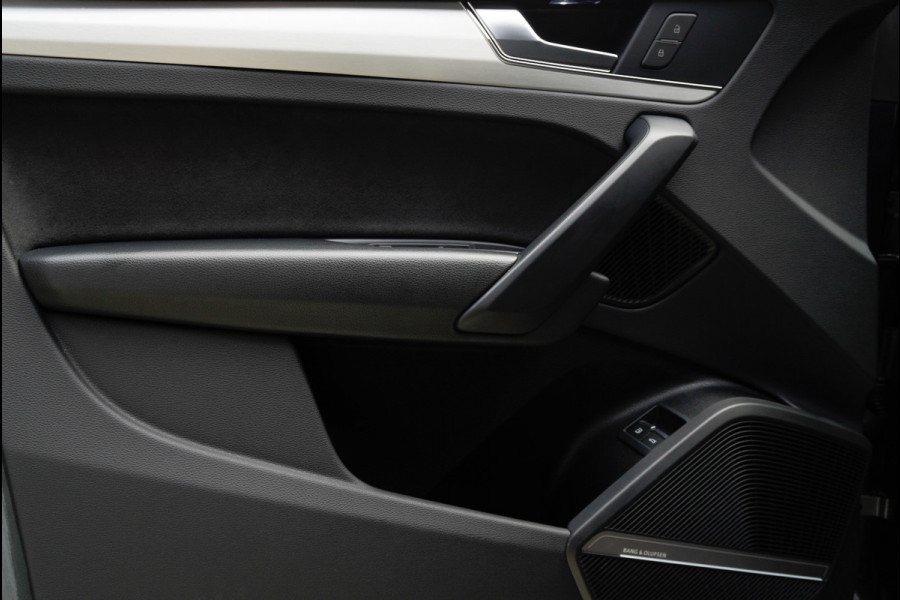 Audi Q5 50 TFSIe quattro PlugIn Line Competition Panodak HUD B&O Navi Elektr. achterklep Climate LM velgen PDC BTW auto