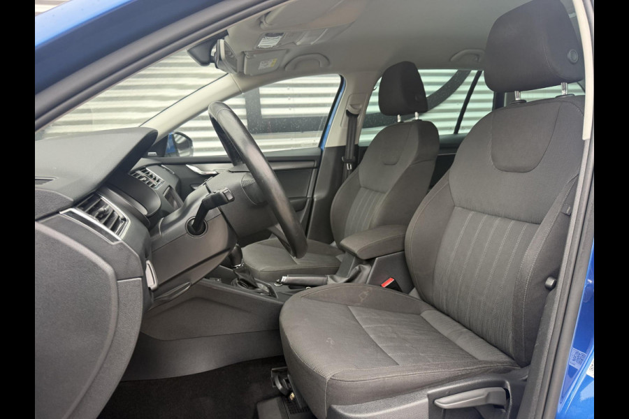 Škoda Octavia Combi 1.5 TSI Greentech Style Business Navi|Camera|Trekhaak|Clima|Cruise|Carplay|PDC|Stoelverwarming|N.A.P|APK tot 02-2027