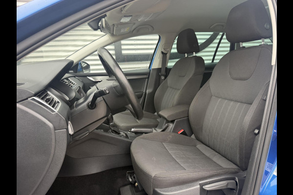 Škoda Octavia Combi 1.5 TSI Greentech Style Business Navi|Camera|Trekhaak|Clima|Cruise|Carplay|PDC|Stoelverwarming|N.A.P|APK tot 02-2027