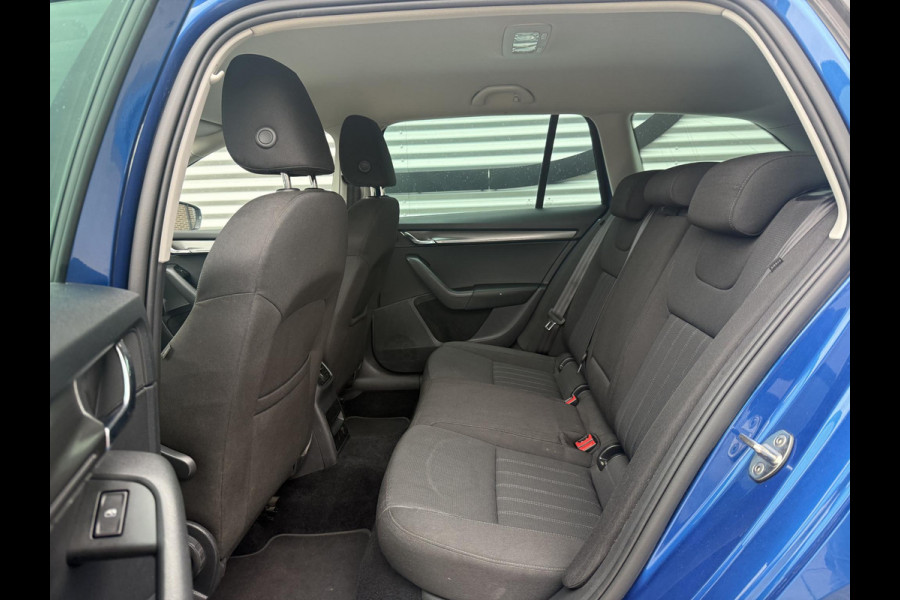 Škoda Octavia Combi 1.5 TSI Greentech Style Business Navi|Camera|Trekhaak|Clima|Cruise|Carplay|PDC|Stoelverwarming|N.A.P|APK tot 02-2027
