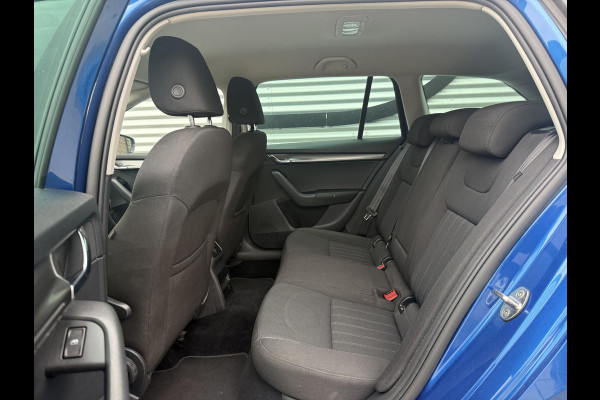 Škoda Octavia Combi 1.5 TSI Greentech Style Business Navi|Camera|Trekhaak|Clima|Cruise|Carplay|PDC|Stoelverwarming|N.A.P|APK tot 02-2027