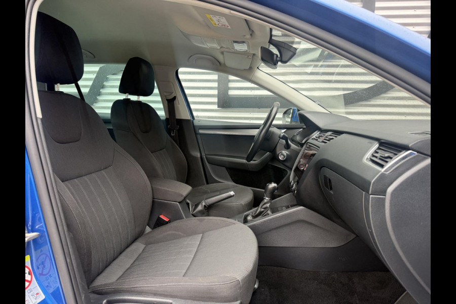 Škoda Octavia Combi 1.5 TSI Greentech Style Business Navi|Camera|Trekhaak|Clima|Cruise|Carplay|PDC|Stoelverwarming|N.A.P|APK tot 02-2027