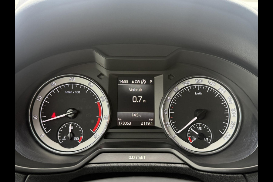 Škoda Octavia Combi 1.5 TSI Greentech Style Business Navi|Camera|Trekhaak|Clima|Cruise|Carplay|PDC|Stoelverwarming|N.A.P|APK tot 02-2027