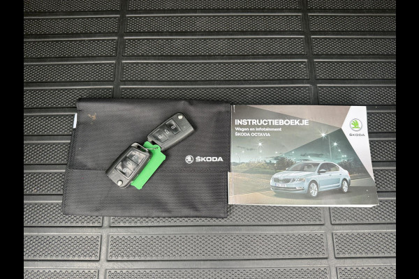 Škoda Octavia Combi 1.5 TSI Greentech Style Business Navi|Camera|Trekhaak|Clima|Cruise|Carplay|PDC|Stoelverwarming|N.A.P|APK tot 02-2027