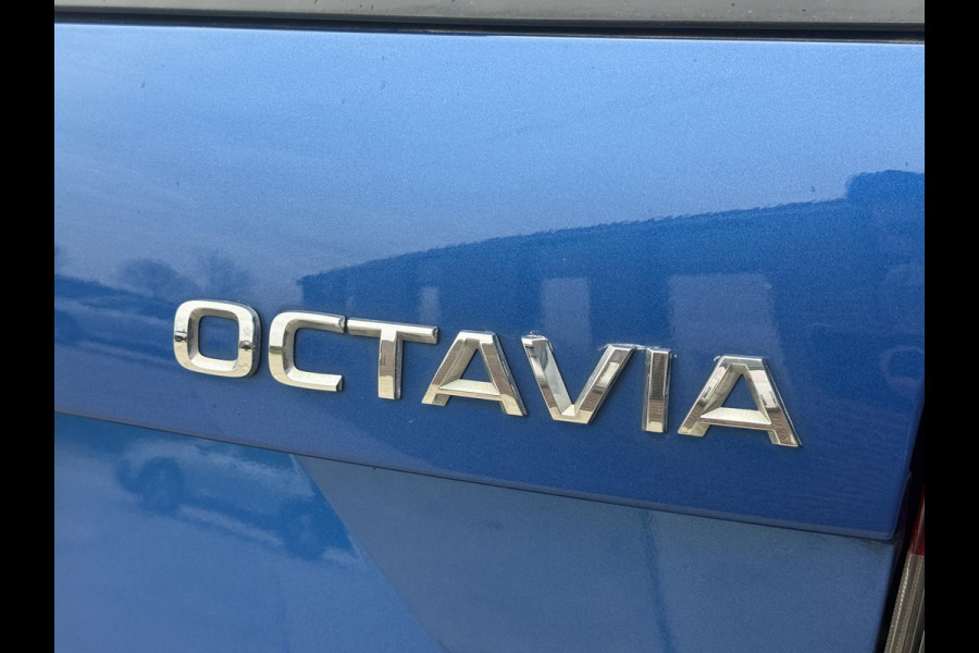 Škoda Octavia Combi 1.5 TSI Greentech Style Business Navi|Camera|Trekhaak|Clima|Cruise|Carplay|PDC|Stoelverwarming|N.A.P|APK tot 02-2027